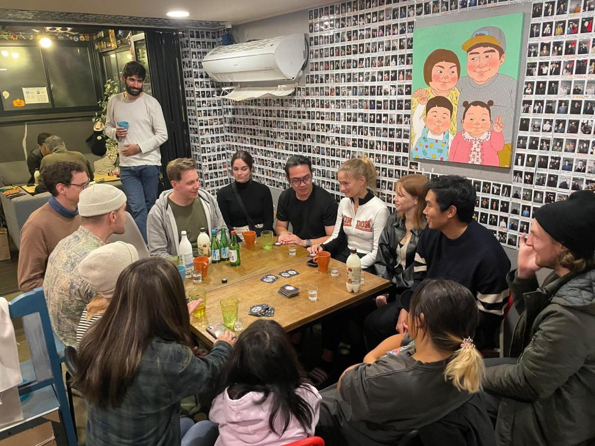 Zzzip Guesthouse In Hongdae Сеул Экстерьер фото