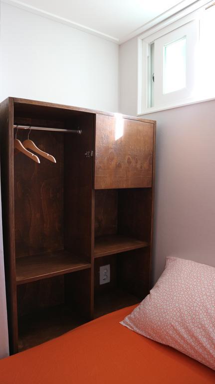 Zzzip Guesthouse In Hongdae Сеул Экстерьер фото