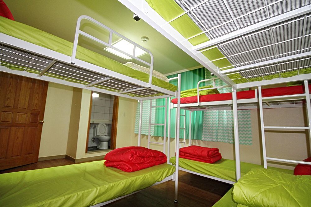 Zzzip Guesthouse In Hongdae Сеул Экстерьер фото
