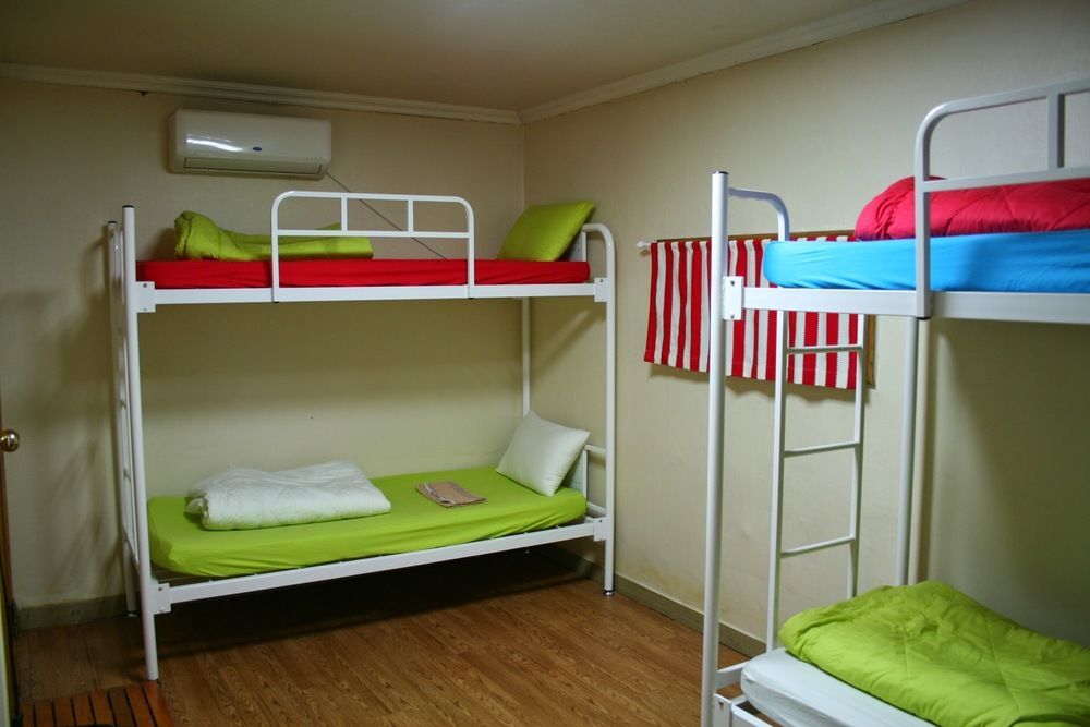 Zzzip Guesthouse In Hongdae Сеул Экстерьер фото