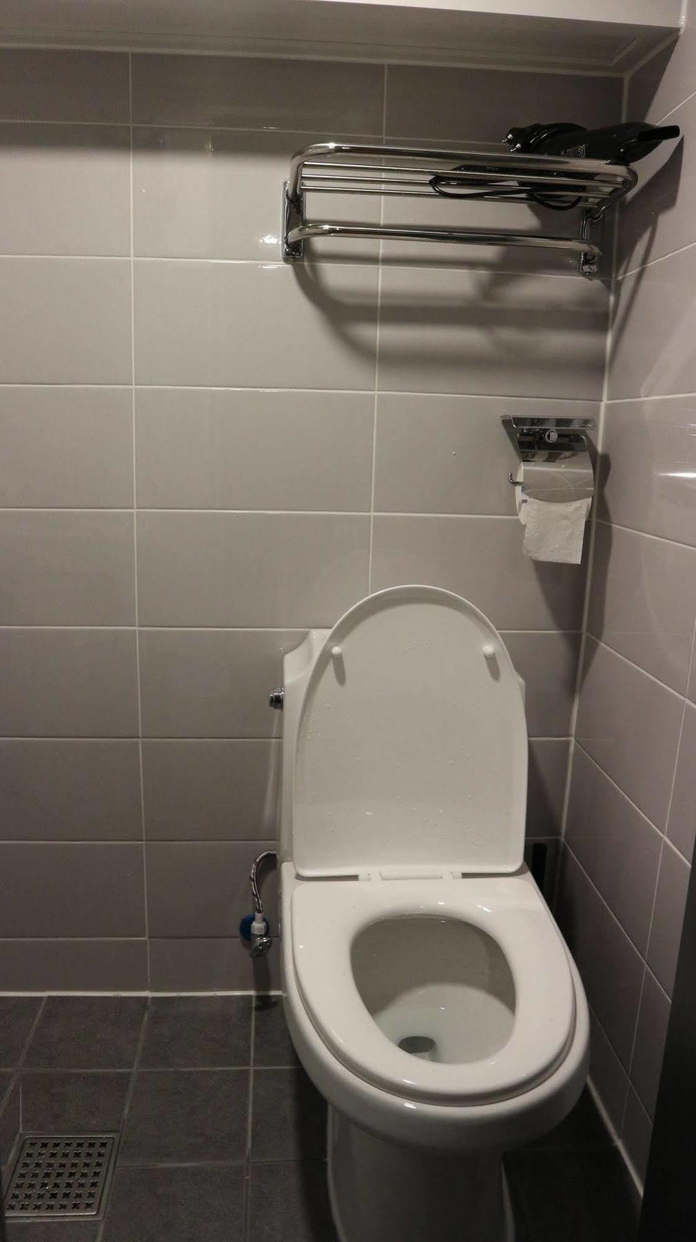 Zzzip Guesthouse In Hongdae Сеул Экстерьер фото