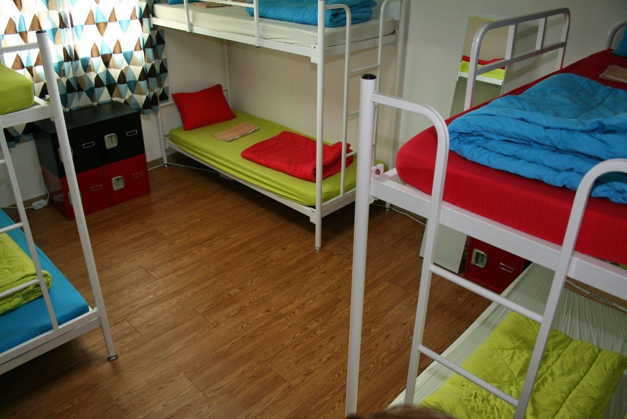 Zzzip Guesthouse In Hongdae Сеул Экстерьер фото