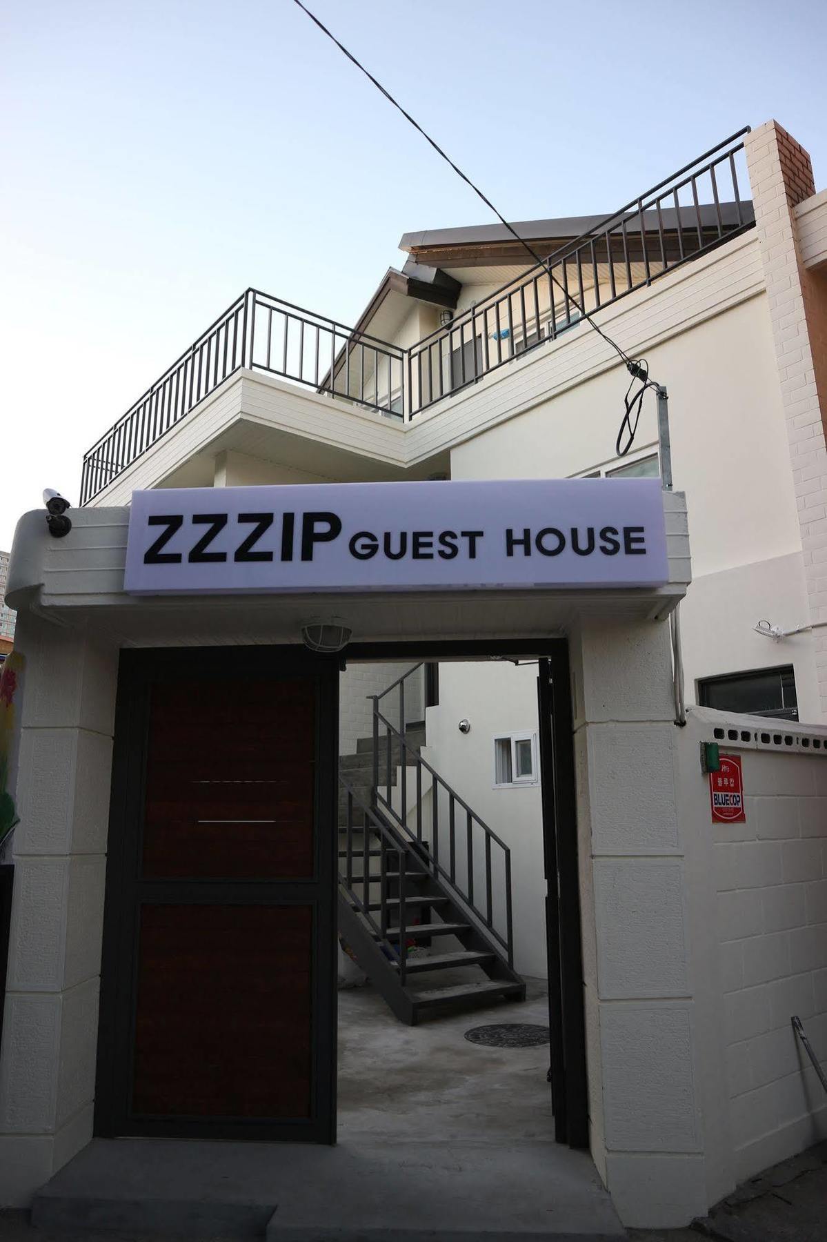 Zzzip Guesthouse In Hongdae Сеул Экстерьер фото
